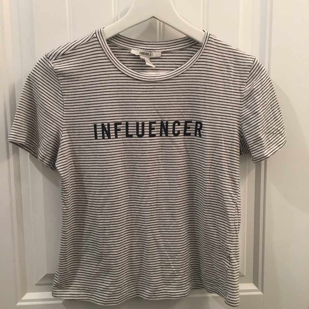 Graphic cropped T-shirt